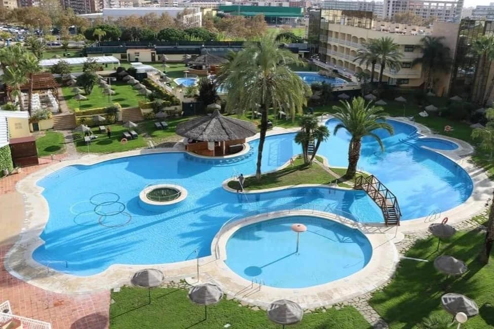 Hotel mit Pool für Fussball Trainingslager in Lloret de Mar